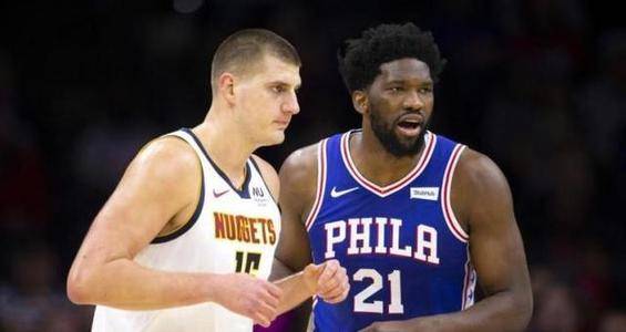 她证明了坚 她证明了坚